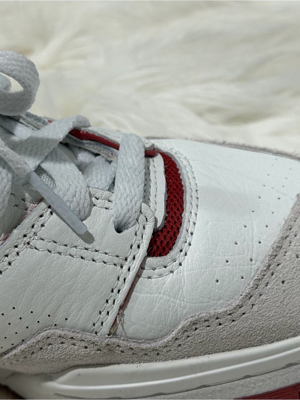 Unisex Retro New Balance 550 low-tops in a White/Terracotta Women’s 9.5 - Picture 10 of 13